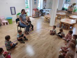 Mama Jasia odwiedziła grupę Motylki w ramach projektu ,,Cała Polska czyta dzieciom"